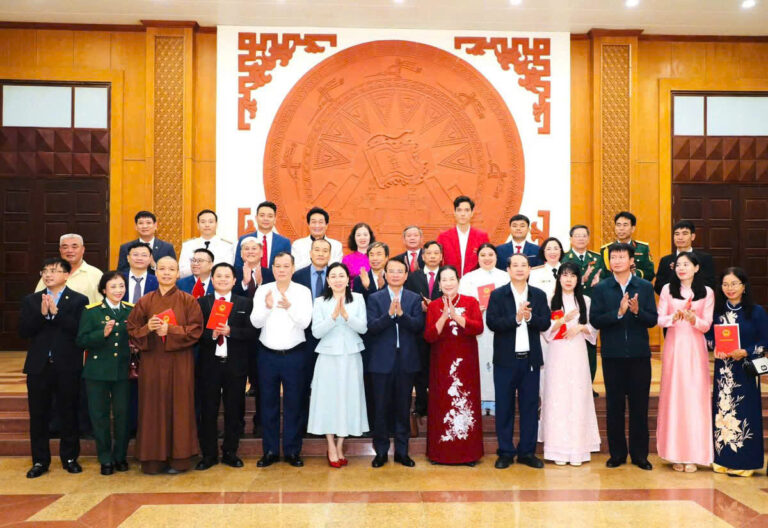 Tỉnh Ninh Bình Tổ Chức Gặp Mặt Đoàn Đại Biểu Tham Dự Đại Hội Thi Đua Yêu Nước Lần Thứ XI