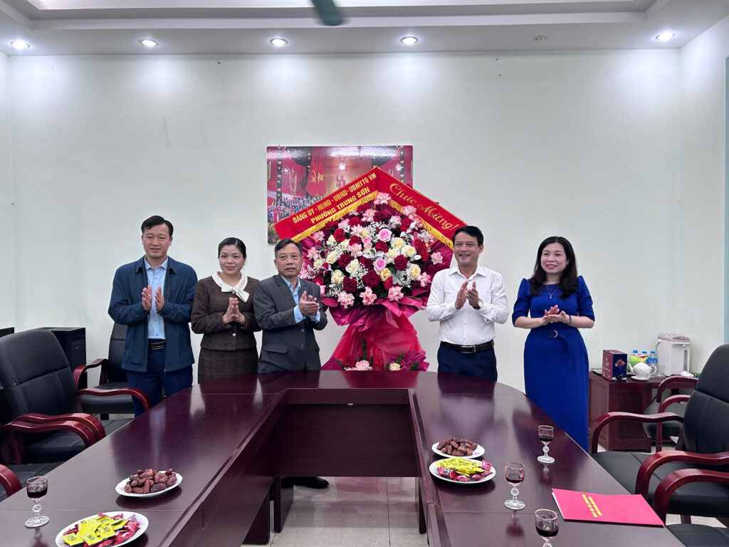 Ấm áp tình cảm tri ân: Các cơ quan, đơn vị chúc mừng Bệnh viện Chỉnh hình và PHCN Tam Điệp nhân Ngày Thầy thuốc Việt Nam Ấm áp tình cảm tri ân: Các cơ quan, đơn vị chúc mừng Bệnh viện Chỉnh hình và PHCN Tam Điệp nhân Ngày Thầy thuốc Việt Nam