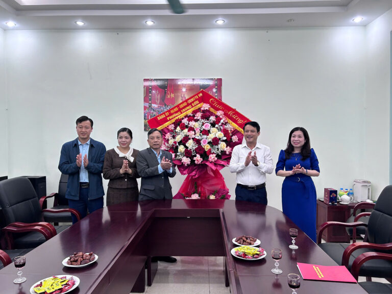 Ấm áp tình cảm tri ân: Các cơ quan, đơn vị chúc mừng Bệnh viện Chỉnh hình và PHCN Tam Điệp nhân Ngày Thầy thuốc Việt Nam