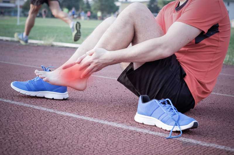 Bong gân cổ chân bao lâu thì khỏi? Thời gian hồi phục và cách điều trị Điều trị bong gân cổ chân như thế nào?